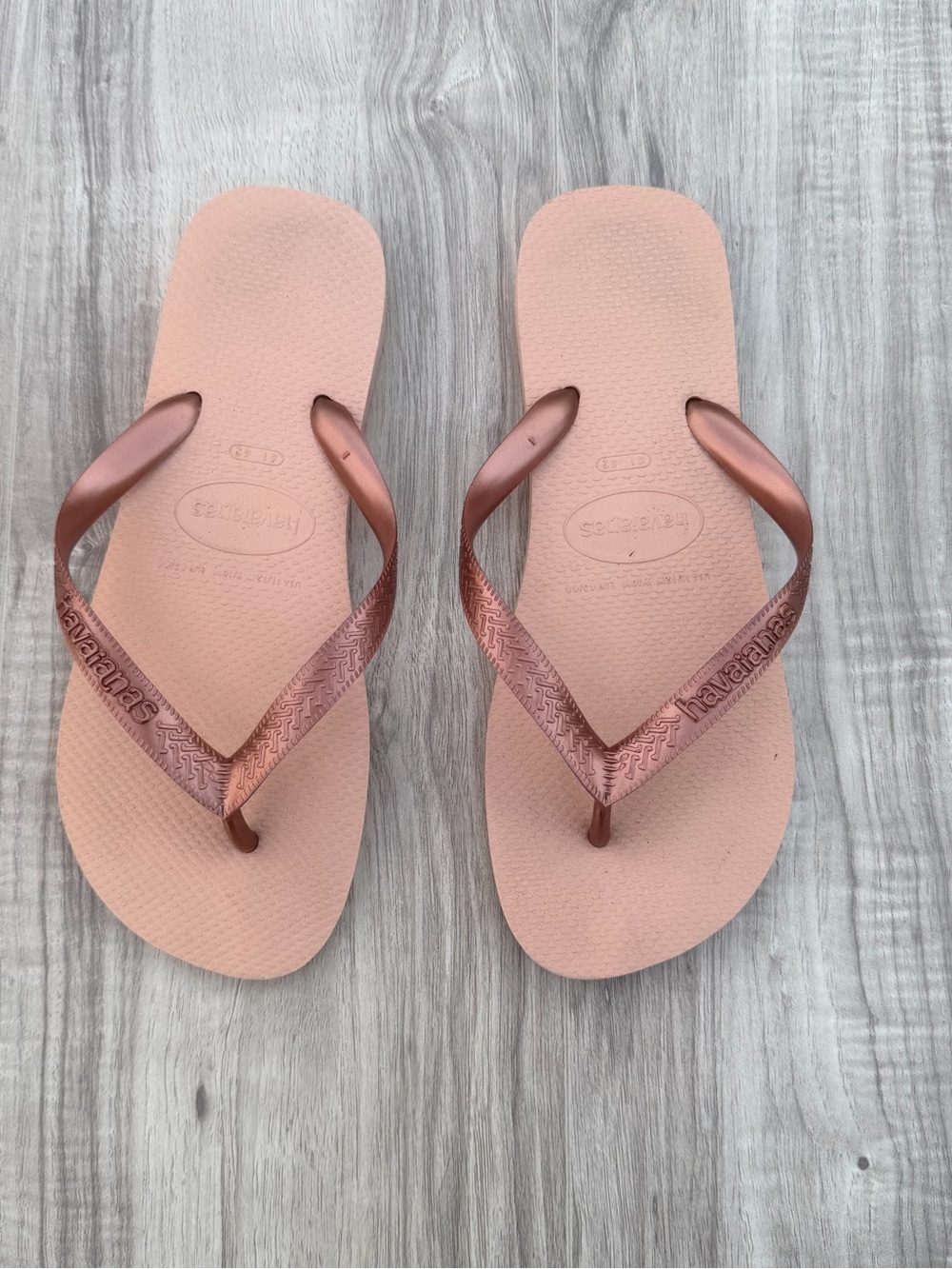 Havaianas Women's Rose Gold Strap Blush Pink Flip Flops